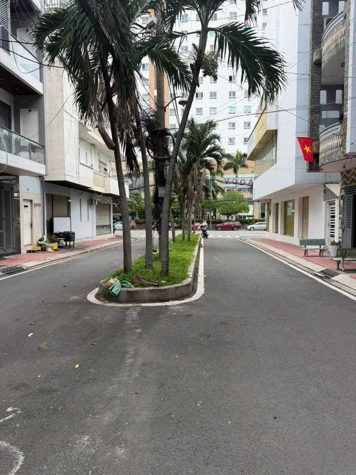 BÁN NHÀ MẶT TIỀN KDC CAO LỖ P.4 QUẬN 8